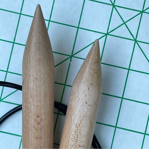 COPY - Jumbo Birch Fixed Circular Needles - US 50 (25.0mm) - 32" Needles - Picture 4 of 8